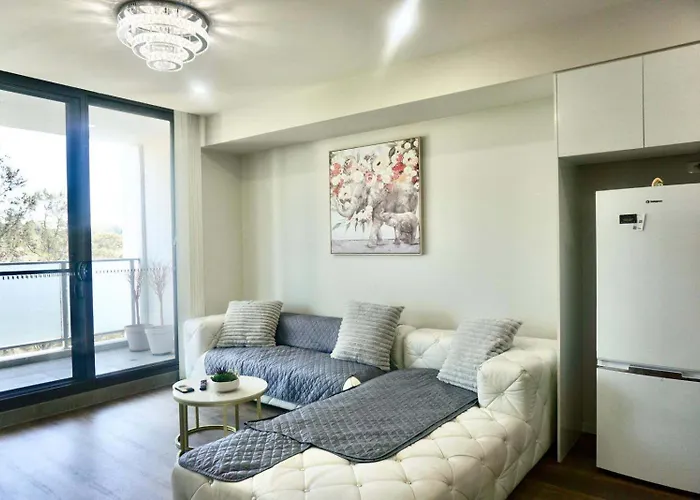 Kozyguru | Wentworthville | Kozy Style 2 Bed 2 Bath Apt + Free Parking
