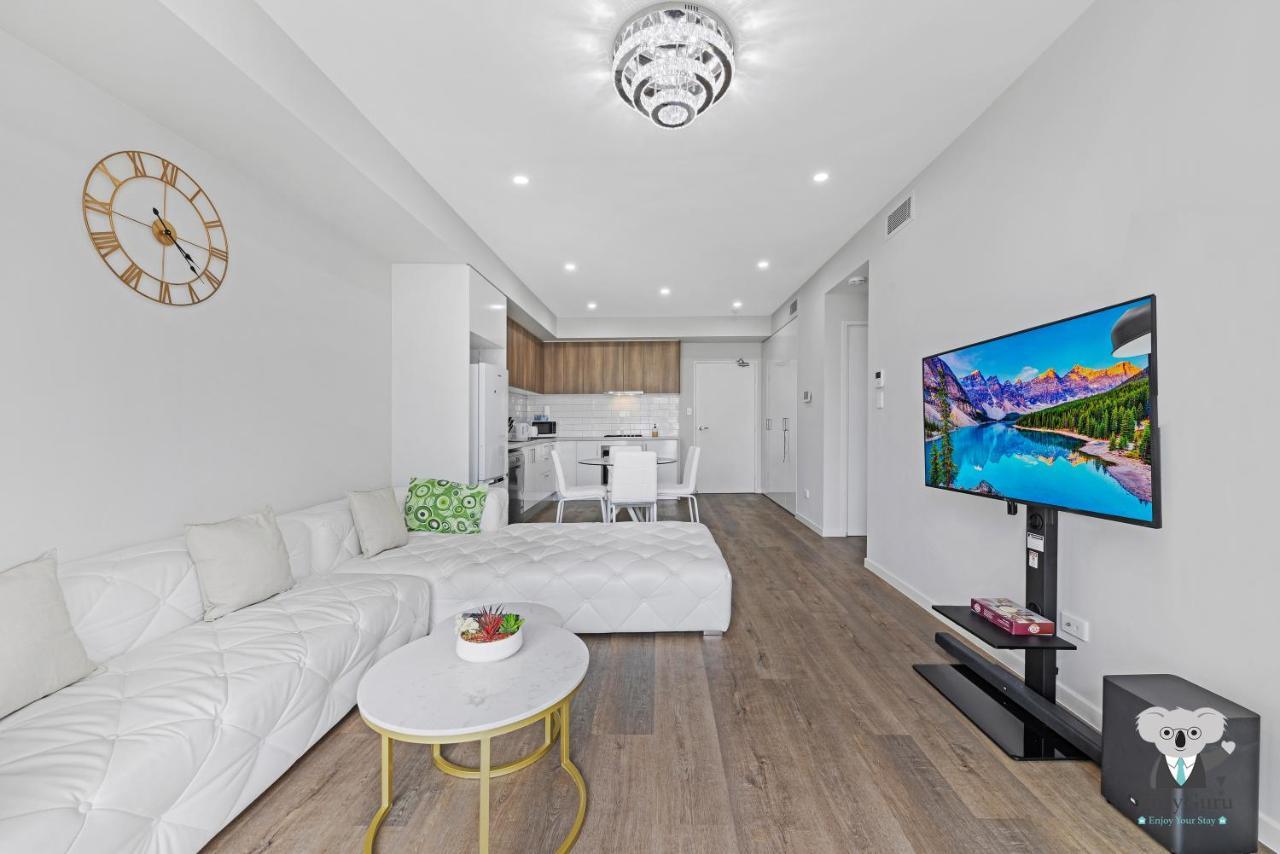 Kozyguru | | Kozy Style 2 Bed 2 Bath + Free Parking * Wentworthville